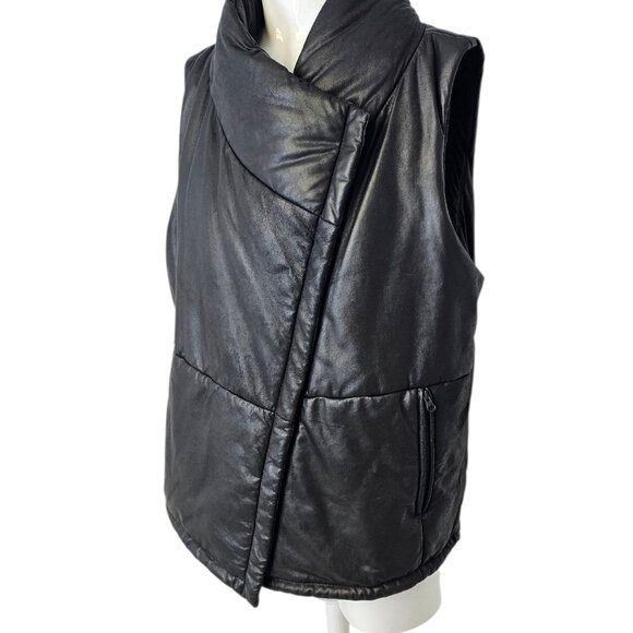 Danier Womens Genuine Leather Matte Black Aysymmetrical Vest, Thinsulate, XL - Picture 3 of 10